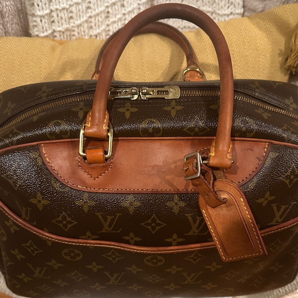 Authentic monogram Louis Vuitton Deauville - Picture 2 of 16
